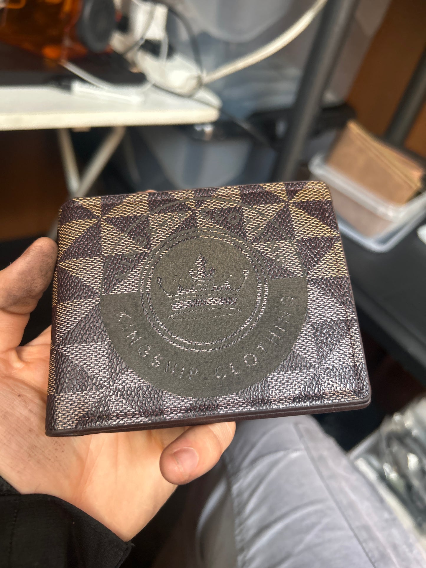 Wallet geometric pattern